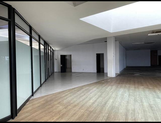 1,296M² OFFICE TO LET IN RIVONIA